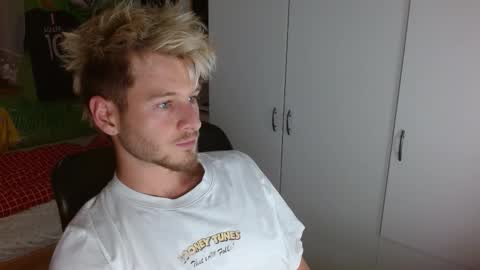 Snapshot of freddy_star chatting on September 23, 7:39 pm Frederick Perin online show from September 23, 7:39 pm