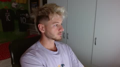 Snapshot of freddy_star chatting on September 29, 10:31 am Frederick Perin online show from September 29, 10:31 am