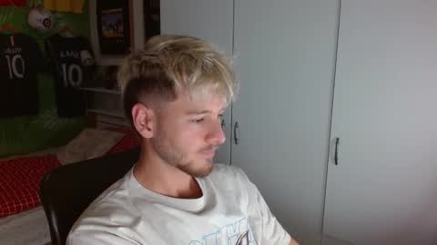 Snapshot of freddy_star chatting on September 30, 12:21 pm Frederick Perin online show from September 30, 12:21 pm