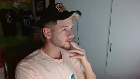 Snapshot of freddy_star chatting on October 3, 11:51 am Frederick Perin online show from October 3, 11:51 am