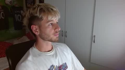 Snapshot of freddy_star chatting on October 4, 8:18 pm Frederick Perin online show from October 4, 8:18 pm