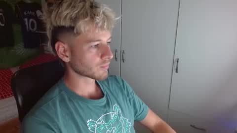 Snapshot of freddy_star chatting on October 18, 4:30 pm Frederick Perin online show from October 18, 4:30 pm