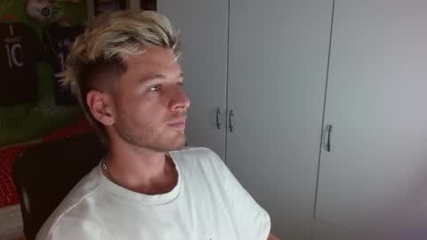 Snapshot of freddy_star chatting on October 23, 8:29 pm Frederick Perin online show from October 23, 8:29 pm