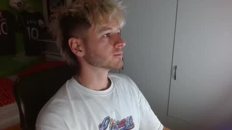 Snapshot of freddy_star chatting on October 25, 10:45 am Frederick Perin online show from October 25, 10:45 am