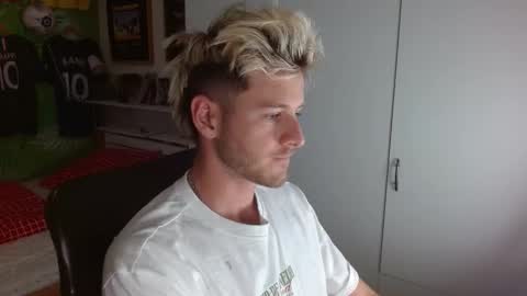 Snapshot of freddy_star chatting on October 26, 1:50 pm Frederick Perin online show from October 26, 1:50 pm