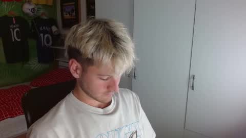 Snapshot of freddy_star chatting on October 27, 1:59 pm Frederick Perin online show from October 27, 1:59 pm