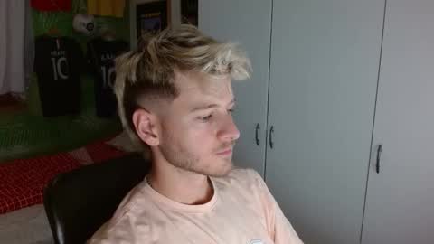 Snapshot of freddy_star chatting on November 2, 1:35 pm Frederick Perin online show from November 2, 1:35 pm