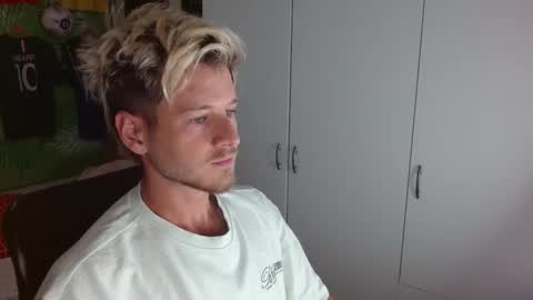 Snapshot of freddy_star chatting on November 17, 1:17 pm Frederick Perin online show from November 17, 1:17 pm