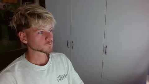 Snapshot of freddy_star chatting on November 21, 1:54 pm Frederick Perin online show from November 21, 1:54 pm