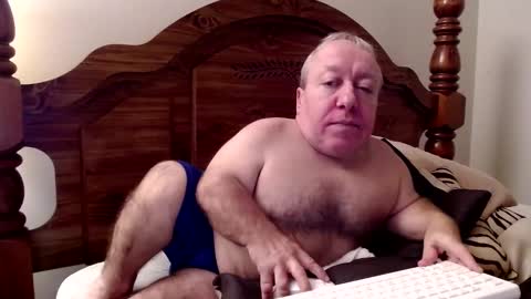 Snapshot of freemysoul4748 chatting on October 7, 6:21 am Cute Lil Man online show from October 7, 6:21 am