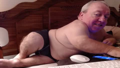 Snapshot of freemysoul4748 chatting on October 23, 4:34 am Cute Lil Man online show from October 23, 4:34 am