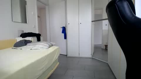 Walter Fischer online show from November 17, 9:15 am