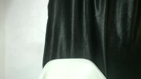 frekkymorelle online show from February 13, 7:13 am