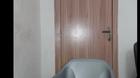 frekkymorelle online show from November 15, 7:05 am