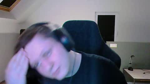 Snapshot of frenchfrieswithmayo chatting on March 10, 10:45 pm French fries online show from March 10, 10:45 pm