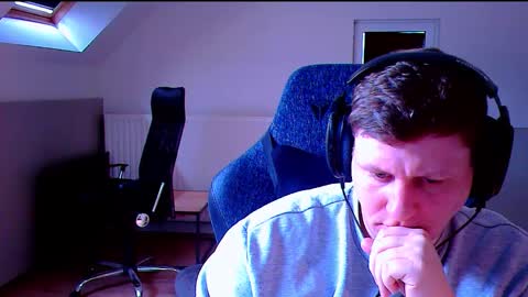 Snapshot of frenchfrieswithmayo chatting on October 5, 12:36 pm French fries online show from October 5, 12:36 pm