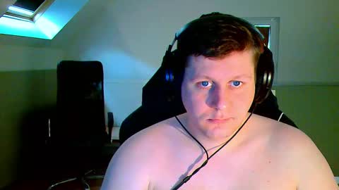 Snapshot of frenchfrieswithmayo chatting on October 26, 3:07 pm French fries online show from October 26, 3:07 pm