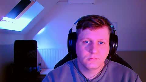 Snapshot of frenchfrieswithmayo chatting on November 12, 11:43 am French fries online show from November 12, 11:43 am