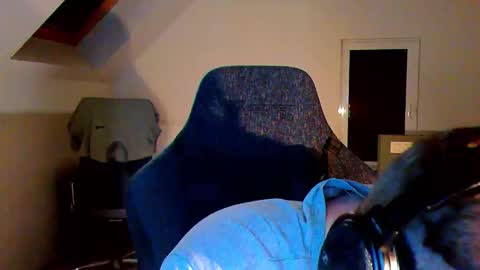 Snapshot of frenchfrieswithmayo chatting on November 20, 8:52 pm French fries online show from November 20, 8:52 pm