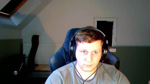 Snapshot of frenchfrieswithmayo chatting on November 23, 2:06 pm French fries online show from November 23, 2:06 pm