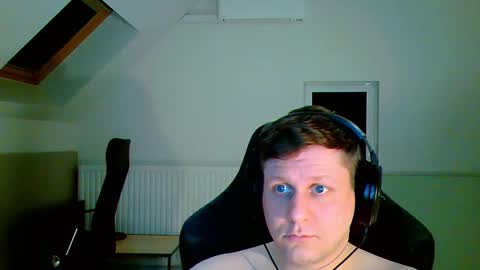 Snapshot of frenchfrieswithmayo chatting on November 25, 9:04 pm French fries online show from November 25, 9:04 pm