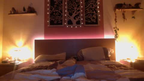 French Horny Bibs online show from December 28, 8:36 pm