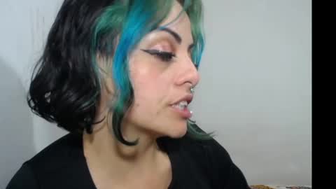 freyaa_sorceress online show from February 14, 1:45 am