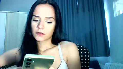 Snapshot of freyagoddess109616 chatting on December 8, 1:03 pm Freya online show from December 8, 1:03 pm