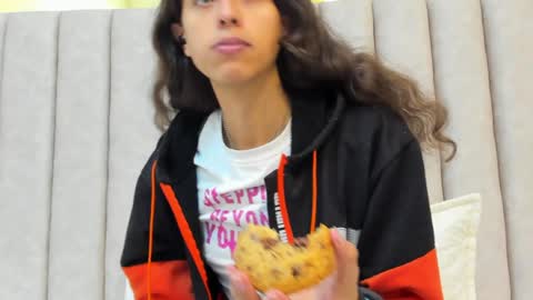 FREYA online show from February 5, 6:59 pm