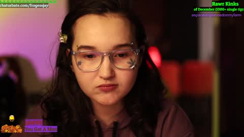 Snapshot of frogessjay chatting on December 3, 7:33 pm Jaywise Frogfoot online show from December 3, 7:33 pm