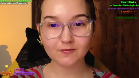 Snapshot of frogessjay chatting on December 19, 9:17 pm Jaywise Frogfoot online show from December 19, 9:17 pm