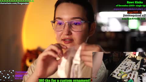 Snapshot of frogessjay chatting on December 24, 10:39 pm Jaywise Frogfoot online show from December 24, 10:39 pm