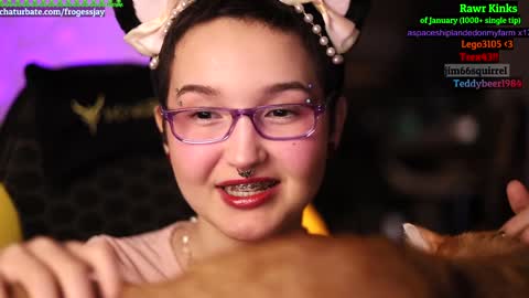 Snapshot of frogessjay chatting on January 17, 9:28 pm Jaywise Frogfoot online show from January 17, 9:28 pm