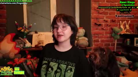 Snapshot of frogessjay chatting on October 18, 9:48 pm Jaywise Frogfoot online show from October 18, 9:48 pm