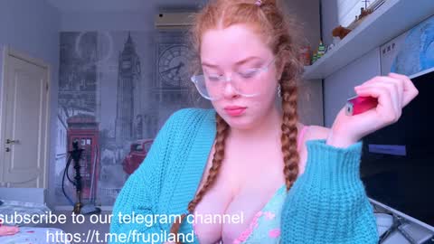 Snapshot of frupi_land chatting on December 3, 8:05 am OPEN PVTJulia and Wayne online show from December 3, 8:05 am