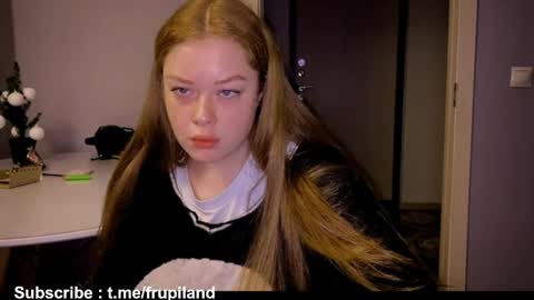 Snapshot of frupi_land chatting on January 2, 1:19 pm OPEN PVTJulia and Wayne online show from January 2, 1:19 pm