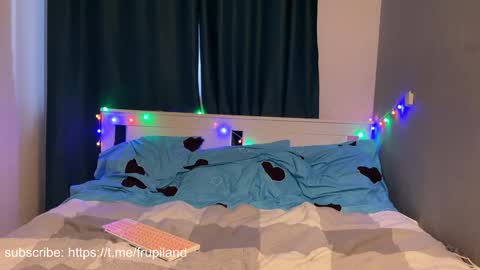 Snapshot of frupi_land chatting on January 6, 6:58 am OPEN PVTJulia and Wayne online show from January 6, 6:58 am