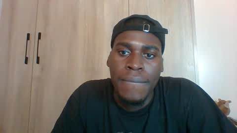 Snapshot of fuck_buoy chatting on November 19, 7:47 pm Prince online show from November 19, 7:47 pm