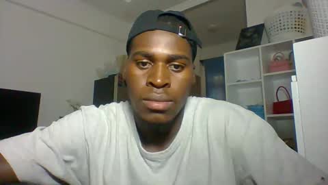 Snapshot of fuck_buoy chatting on November 24, 10:48 am Prince online show from November 24, 10:48 am