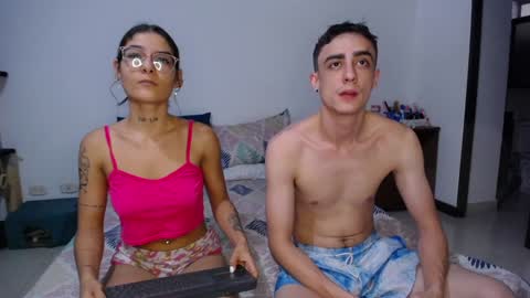 Snapshot of fuckc0uple chatting on December 22, 10:04 pm Lauuuu n TheLuckyGuy online show from December 22, 10:04 pm