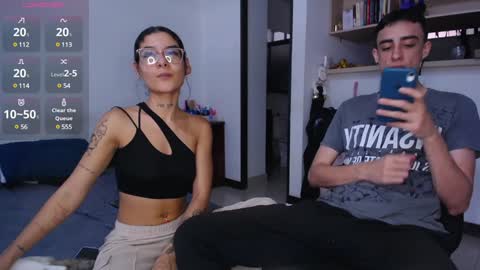 Snapshot of fuckc0uple chatting on January 4, 10:13 pm Lauuuu n TheLuckyGuy online show from January 4, 10:13 pm