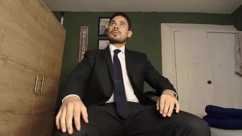 Snapshot of fuckerwate chatting on October 25, 5:15 am SERGIO THE SEX LAWYER online show from October 25, 5:15 am