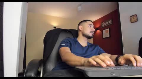 Snapshot of fuckerwate chatting on November 25, 10:43 pm SERGIO THE SEX LAWYER online show from November 25, 10:43 pm