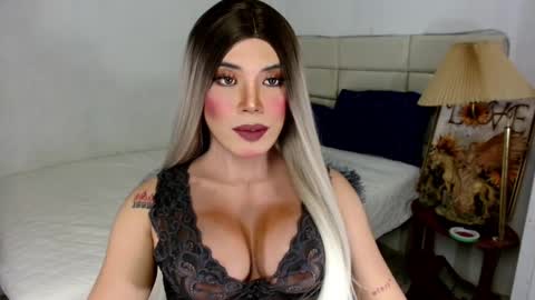 MISS NEILLY online show from December 2, 5:57 am