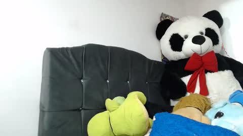 Mia and Gary  online show from December 28, 7:55 am