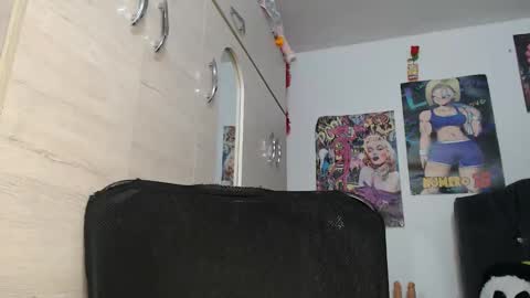 Mia and Gary  online show from November 16, 1:44 am