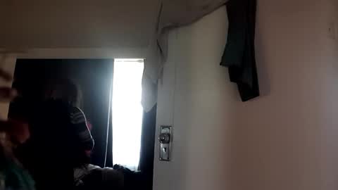 Snapshot of full4cefull chatting on December 25, 8:51 am Pizzaz online show from December 25, 8:51 am