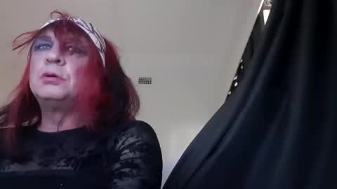 Snapshot of full4cefull chatting on January 17, 8:22 pm Pizzaz online show from January 17, 8:22 pm