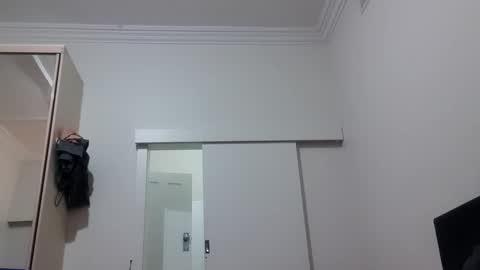 Snapshot of full4cefull chatting on January 25, 10:39 pm Pizzaz online show from January 25, 10:39 pm