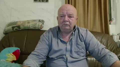 fullballs6 online show from December 19, 3:02 am